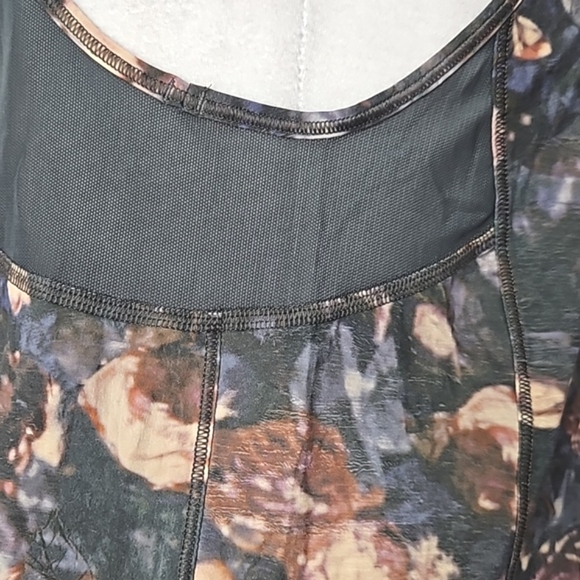 Lululemon NWT Sculpt Tank II - Picture 4 of 9